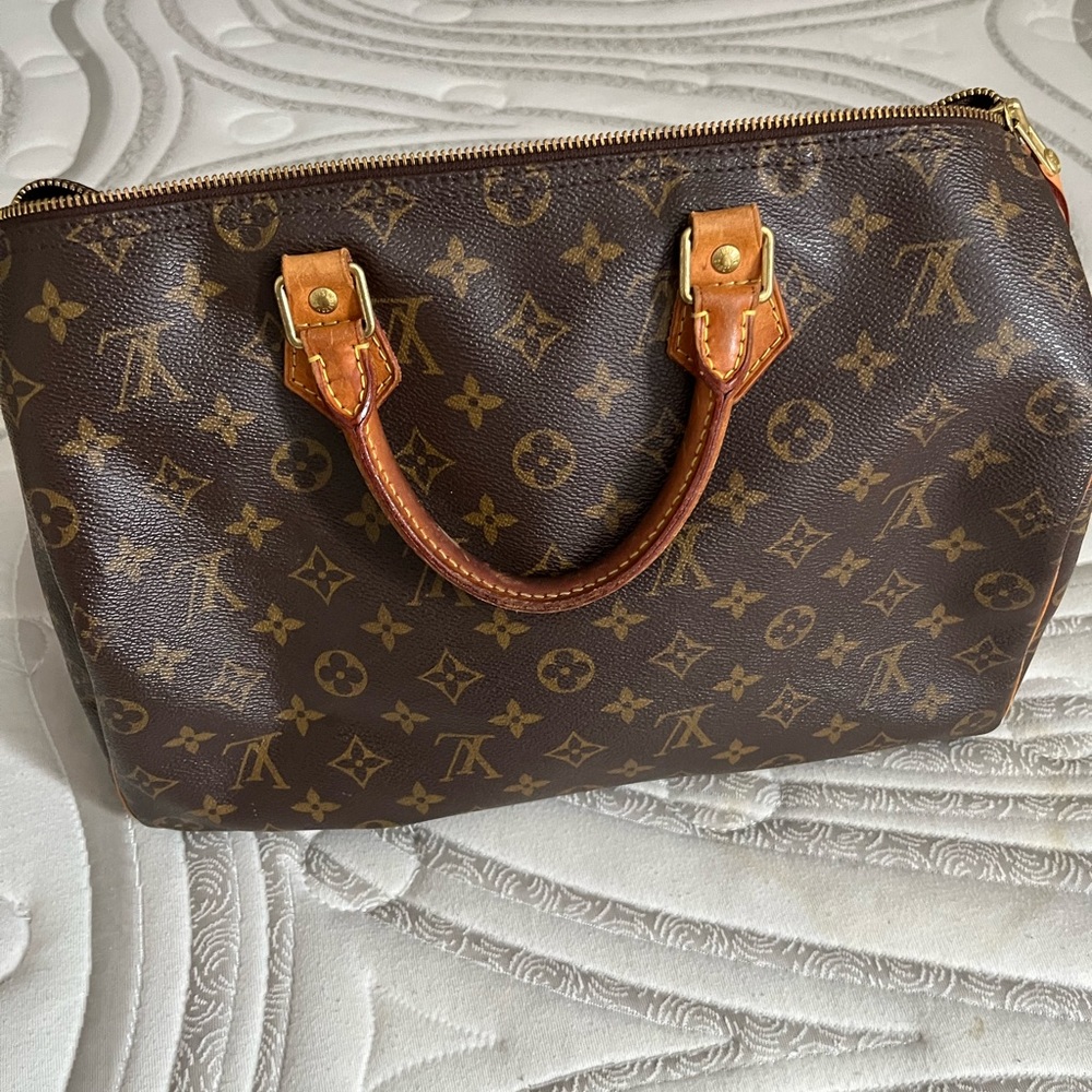 Louis Vuitton Speedy 35